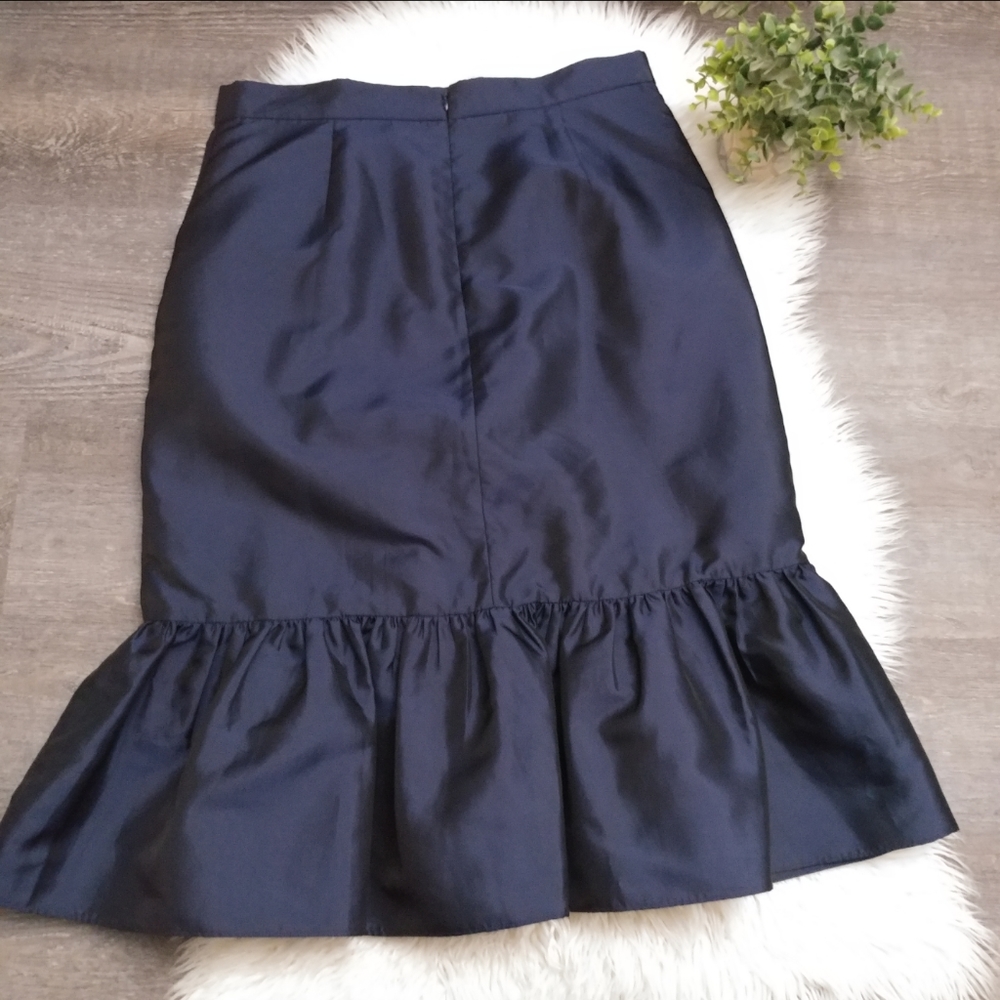 Eliza J Navy Blue Ruffle Midi Skirt
Size 12 - Picture 6 of 12